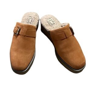 Naturalizer Golden Maple Clogs, mules, 7.5